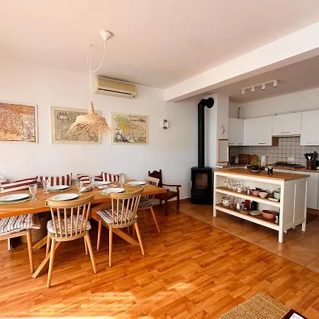 Charming Family House Pelegrin